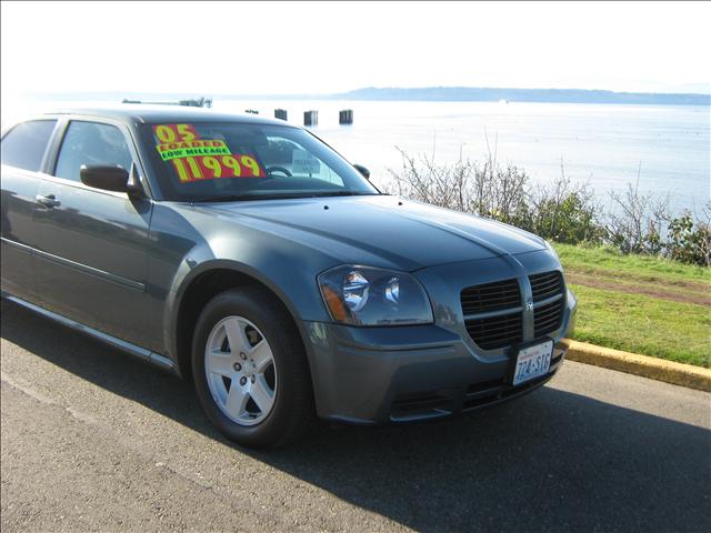 2005 Dodge Magnum S