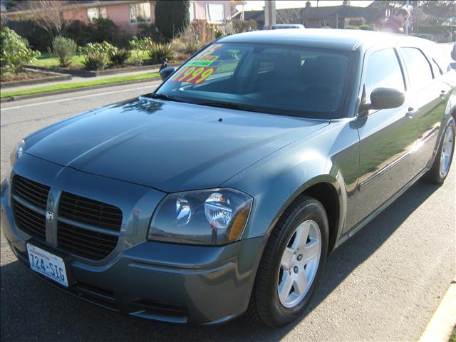 2005 Dodge Magnum S