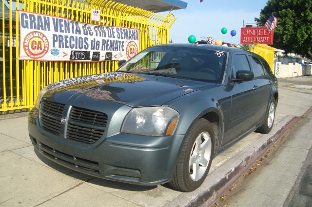 2005 Dodge Magnum S