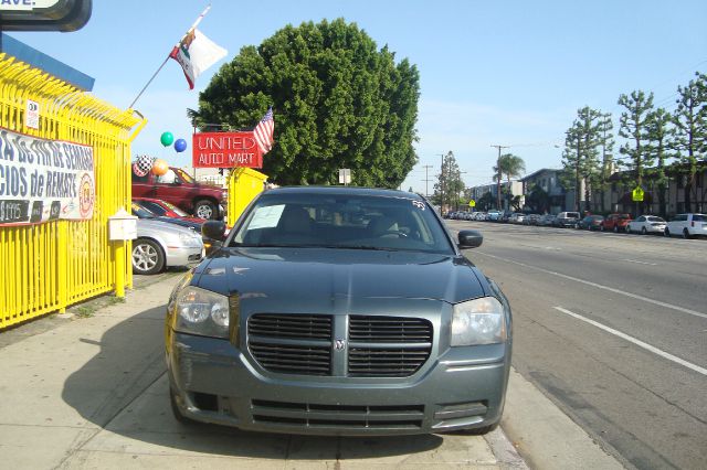 2005 Dodge Magnum S