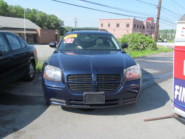 2005 Dodge Magnum S