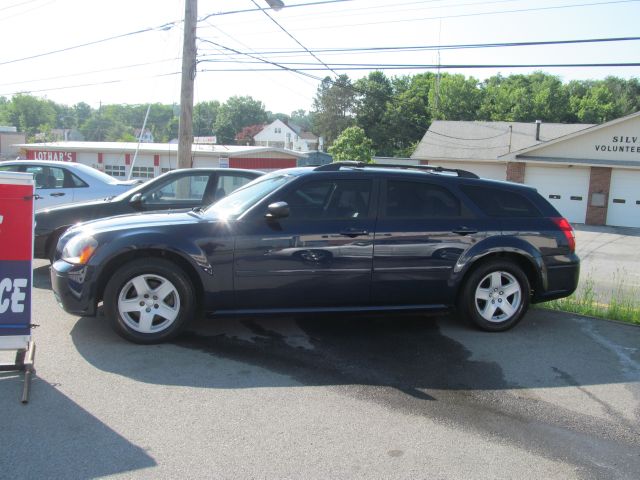 2005 Dodge Magnum S