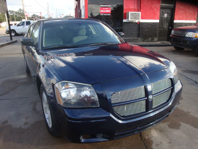 2005 Dodge Magnum S