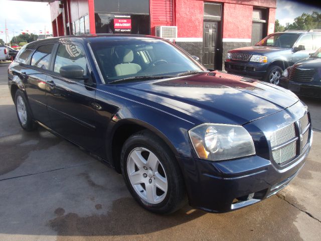 2005 Dodge Magnum S