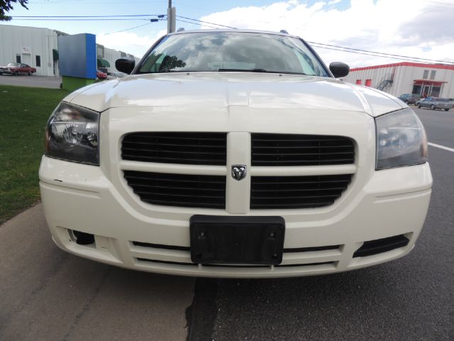 2005 Dodge Magnum S