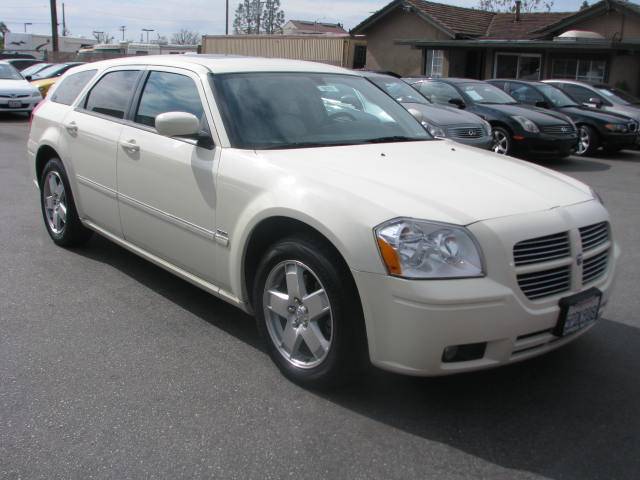 2005 Dodge Magnum 2dr Spyder Auto GS