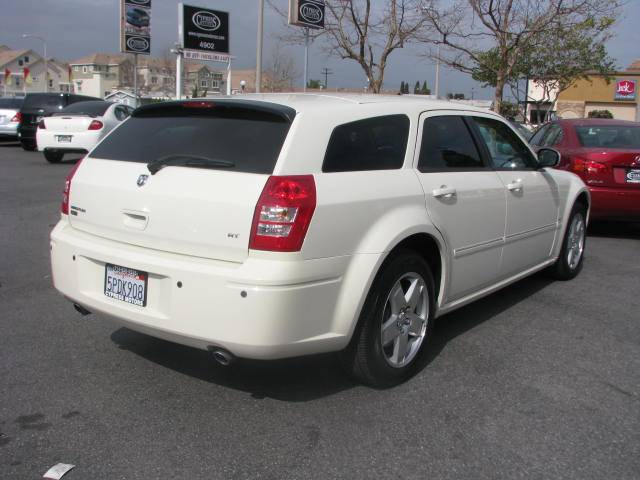 2005 Dodge Magnum 2dr Spyder Auto GS