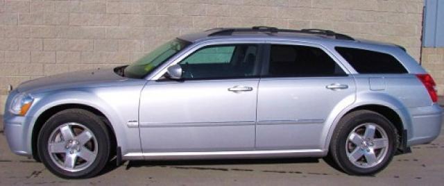 2005 Dodge Magnum SLT 25