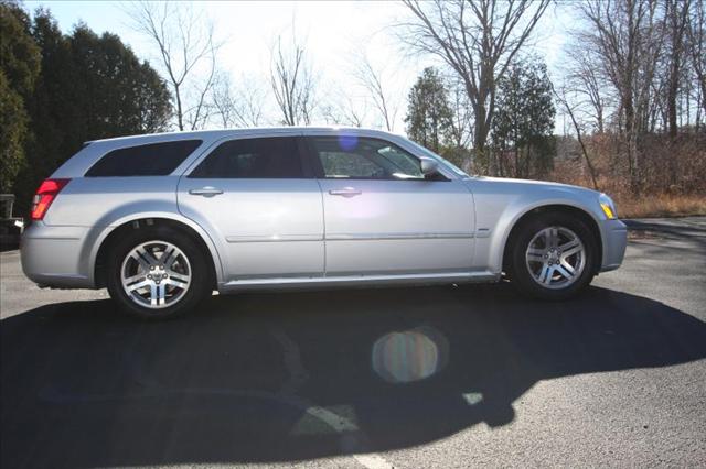 2005 Dodge Magnum 2dr HB Ltd Avail AWD Hatchback