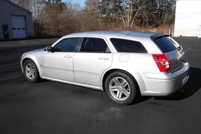 2005 Dodge Magnum 2dr HB Ltd Avail AWD Hatchback