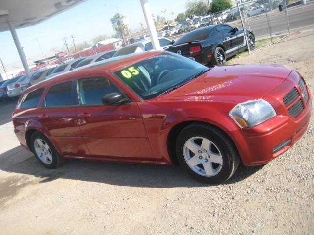 2005 Dodge Magnum S