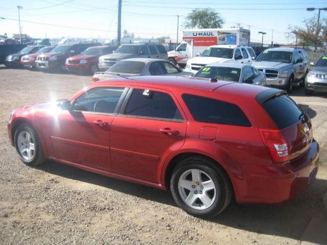 2005 Dodge Magnum S