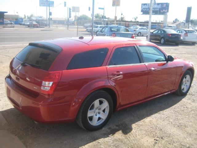 2005 Dodge Magnum S