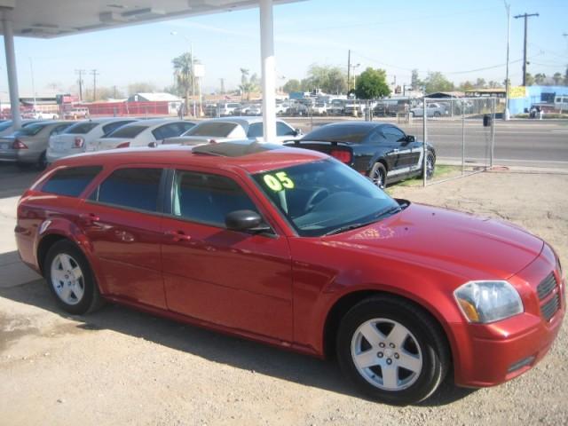 2005 Dodge Magnum S