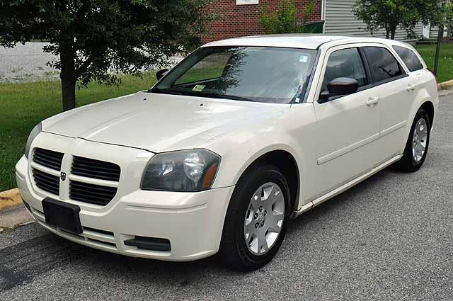 2005 Dodge Magnum S