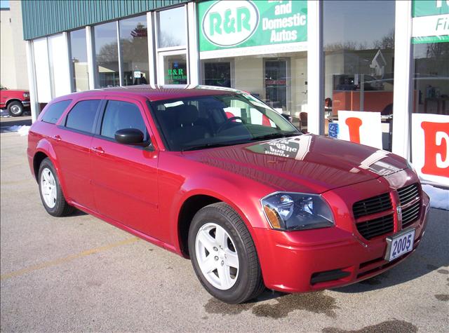 2005 Dodge Magnum S