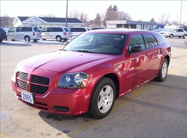 2005 Dodge Magnum S