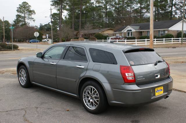 2005 Dodge Magnum S