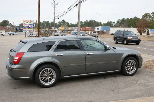 2005 Dodge Magnum S