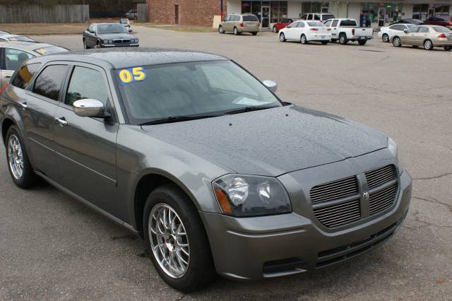 2005 Dodge Magnum S