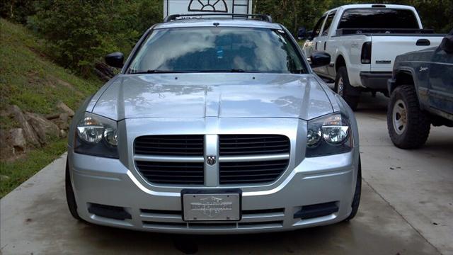 2005 Dodge Magnum Unknown