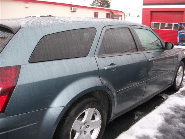 2005 Dodge Magnum S