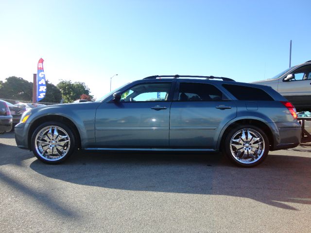 2005 Dodge Magnum S