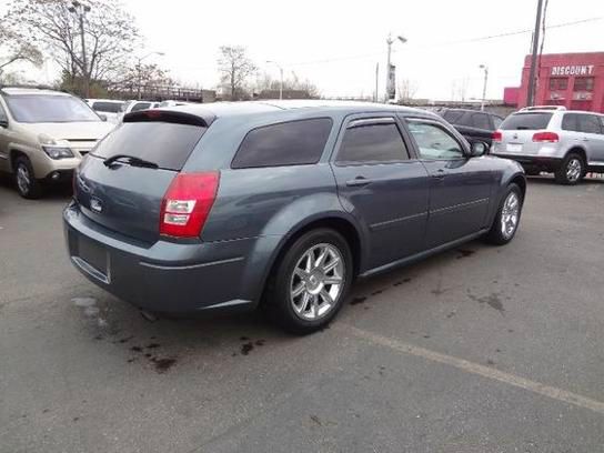 2005 Dodge Magnum S