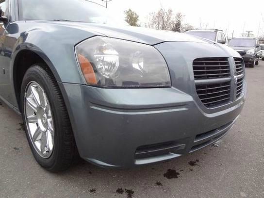 2005 Dodge Magnum S