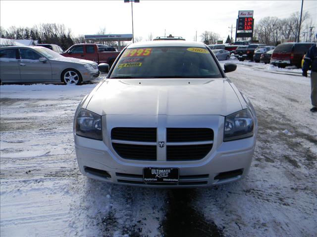 2005 Dodge Magnum S