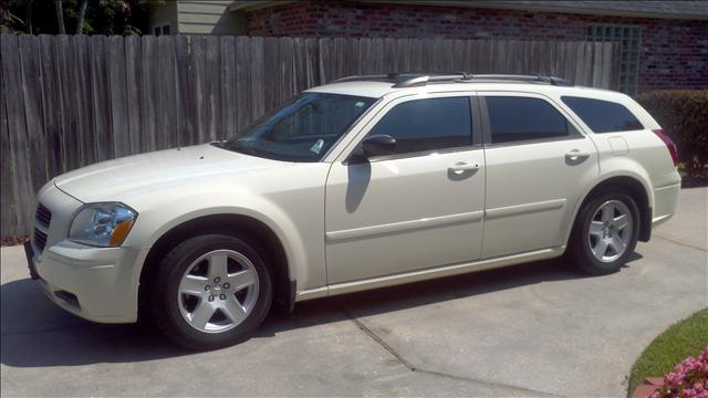 2005 Dodge Magnum S