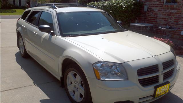 2005 Dodge Magnum S