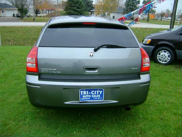 2005 Dodge Magnum S