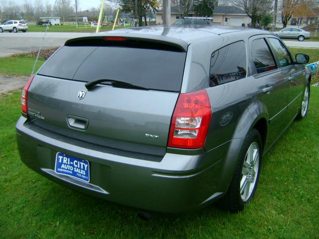 2005 Dodge Magnum S