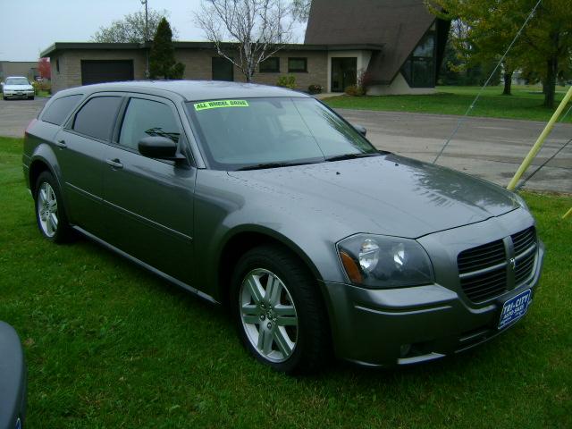 2005 Dodge Magnum S