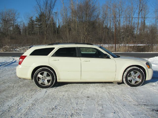 2005 Dodge Magnum PREM Package