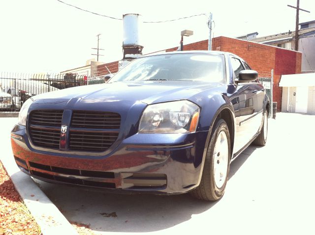 2005 Dodge Magnum 2dr HB Ltd Avail AWD Hatchback