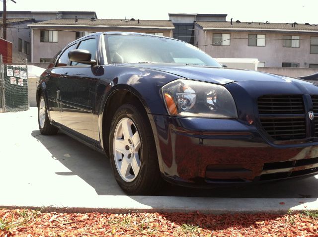 2005 Dodge Magnum 2dr HB Ltd Avail AWD Hatchback