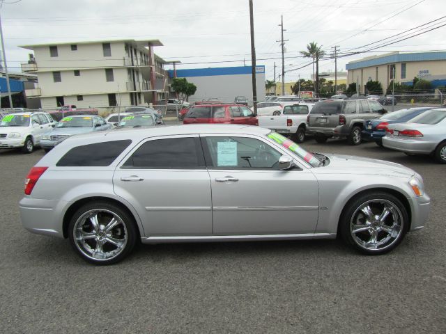 2005 Dodge Magnum S