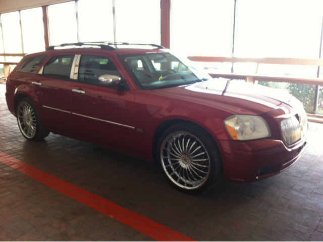 2005 Dodge Magnum S