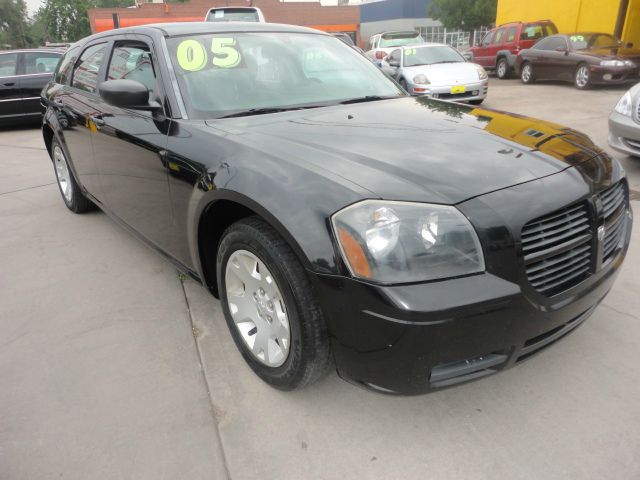 2005 Dodge Magnum S