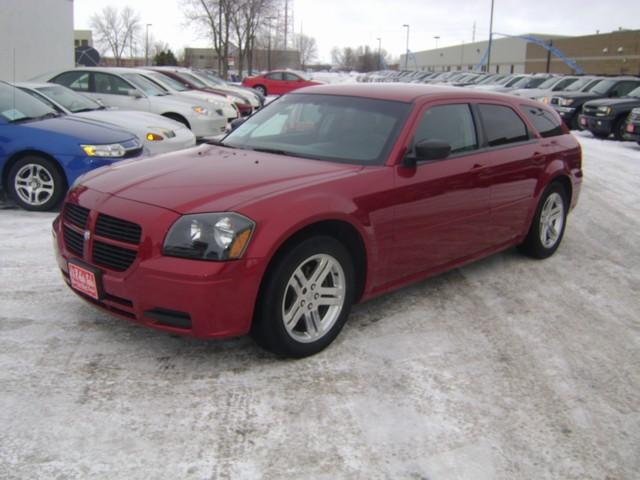 2005 Dodge Magnum 2dr Spyder Auto GS