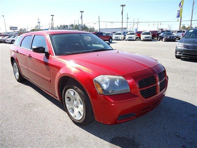 2005 Dodge Magnum SE