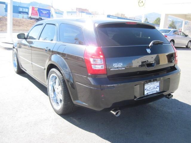 2005 Dodge Magnum SLT 25