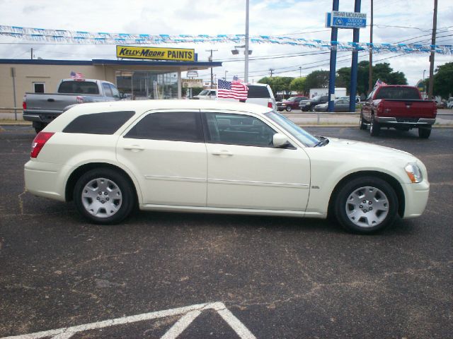 2005 Dodge Magnum S