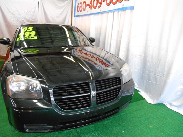 2005 Dodge Magnum SE