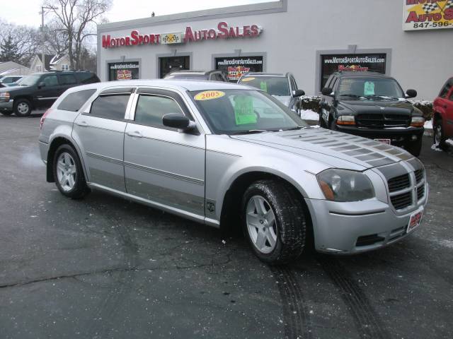 2005 Dodge Magnum S