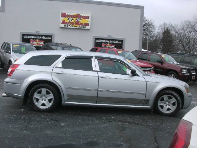 2005 Dodge Magnum S