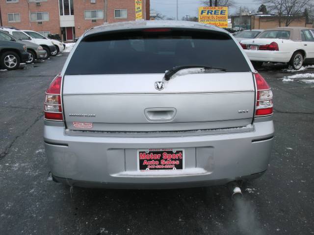 2005 Dodge Magnum S