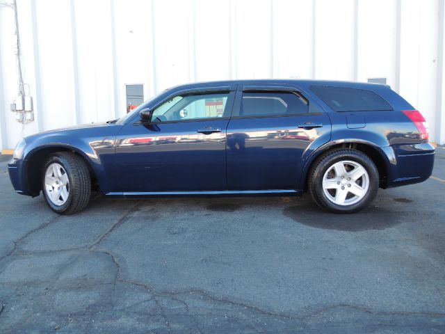 2005 Dodge Magnum S